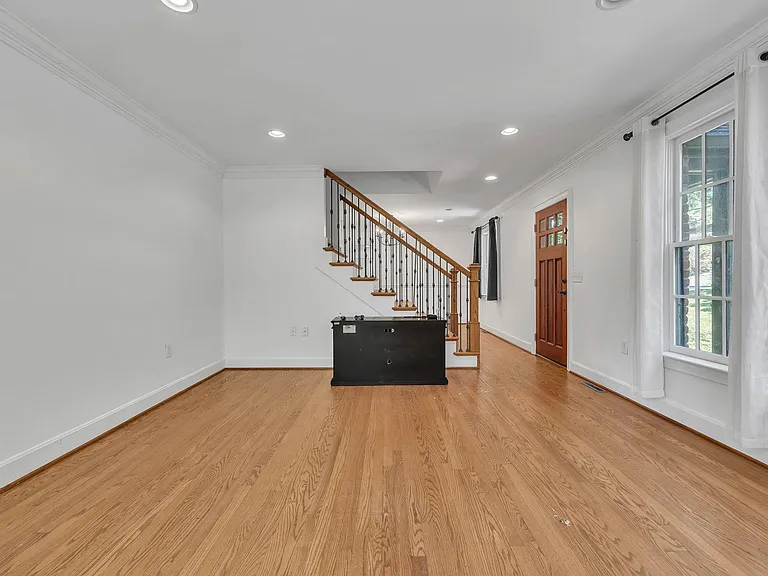 520 32nd Ave S — Photo 11