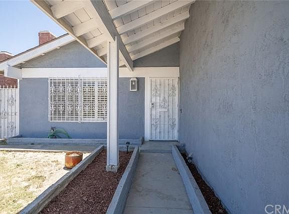 4th image of 820 W 125th St