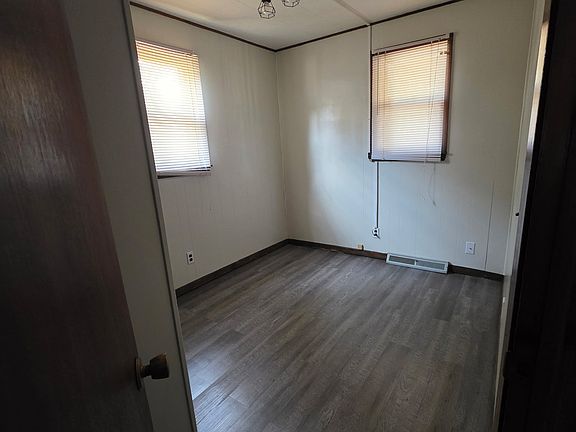 3rd image of 205 Chestnut St