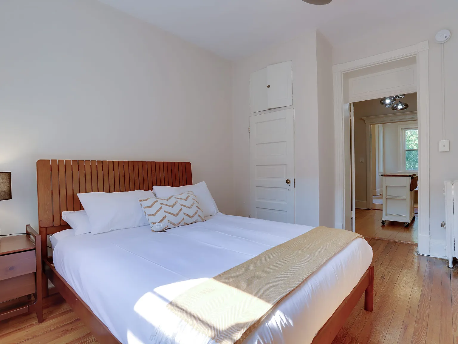 1 bed, 750 sqft, $4,200 — Photo 4