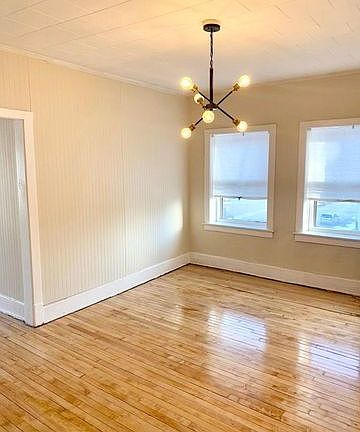 4th image of 3502 S Artesian Ave #3