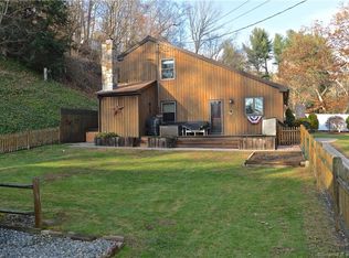 228 Punkup Rd, Oxford, CT 06478