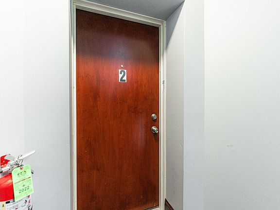 5th image of 3549 W Ainslie St #2