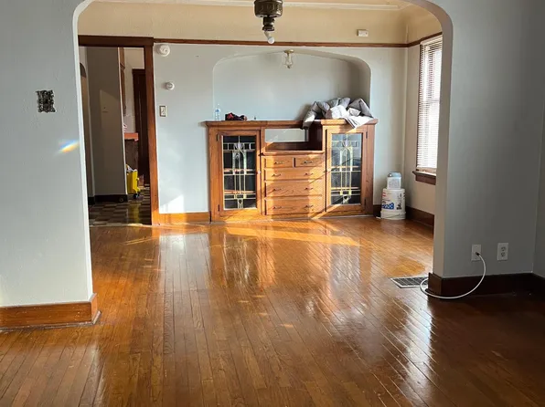 (undisclosed Address), Milwaukee, WI 53209