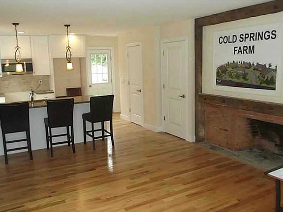 2nd image of 12 Stonecroft Cir #B