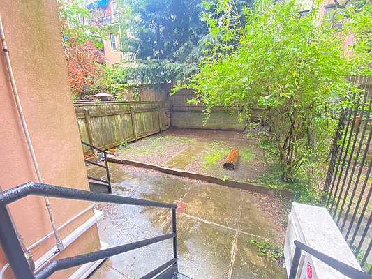 Rented by M G Commercial Realty | media 6