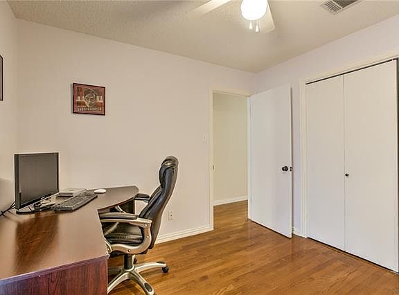 4th image of 2203 Larston Ln