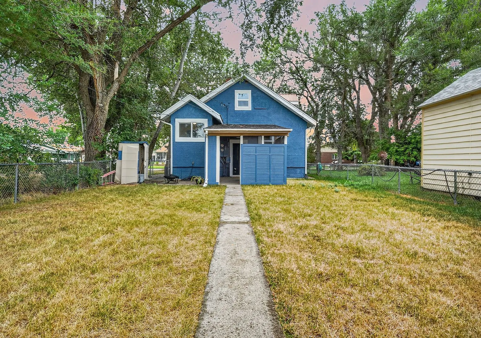 Adorable 3 bed 2 bath Home — Photo 3