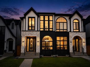 2212 W 35th St SW, Calgary, AB T3E2X8