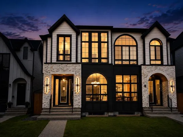 2212 W 35th St SW, Calgary, AB T3E 2X8