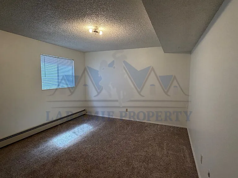 710 Downey St #18 — Photo 13