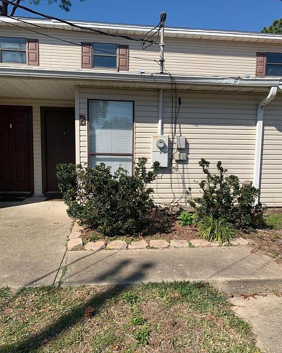 1st image of 3266 Maplewood Dr APT B