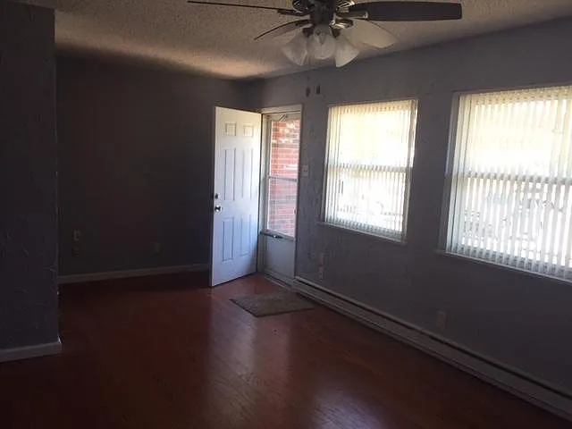 7558 Hazelcrest Dr — Photo 4