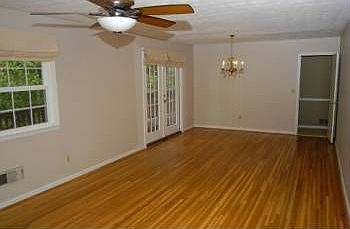 5th image of 2607 Lake Flair Cir