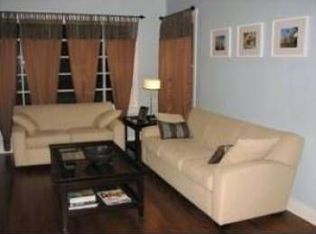 6355 W Huntington St, Chicago, IL 60646