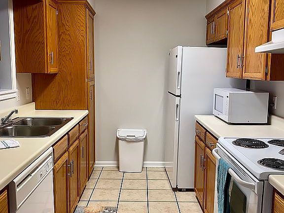 5th image of 1731 N Tallowood Dr
