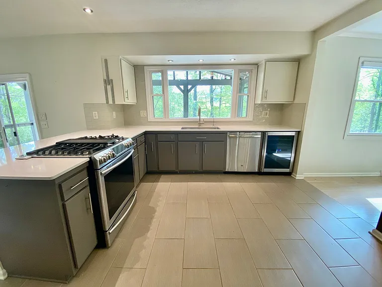 50 Ferncliff Dr — Photo 11