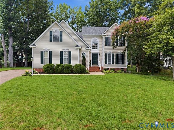 2nd image of 1824 Sidney Ct