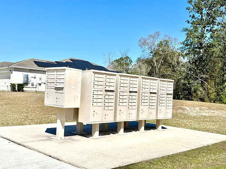 8704 Lake George Cir W — Photo 44