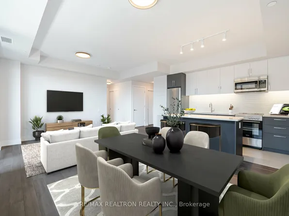 2525 Bathurst St, Toronto, ON