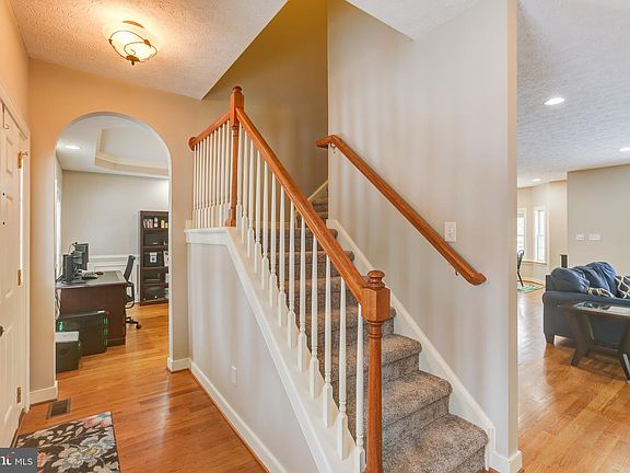 5th image of 43 Evan Ln