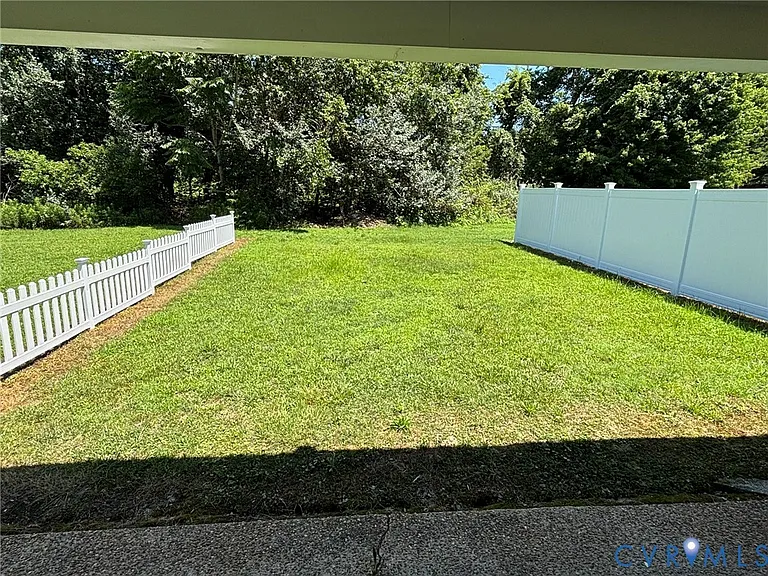 8630 Richmond Rd — Photo 12