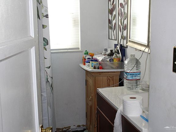 5th image of 4096 N Mountain View Ave