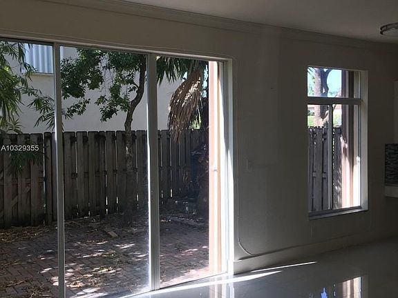 4th image of 5786 NW 113th Ave #000