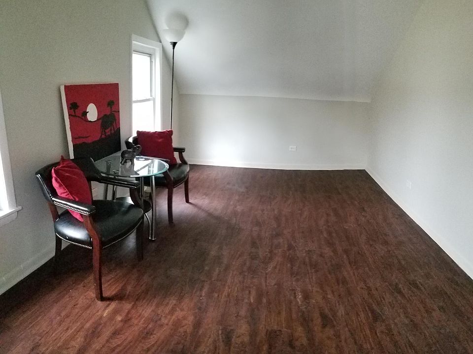 2nd image of 123 S 12th Ave #2