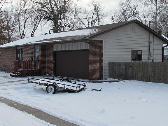 2nd image of 202 N Brobst St