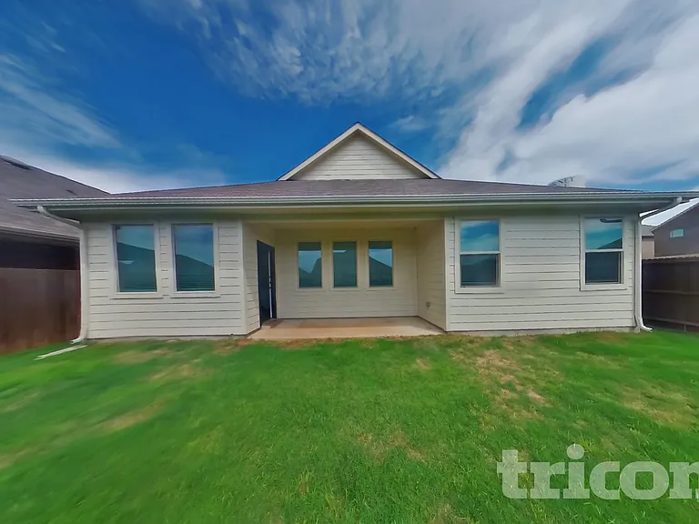 2401 Lalun Ln — Photo 18