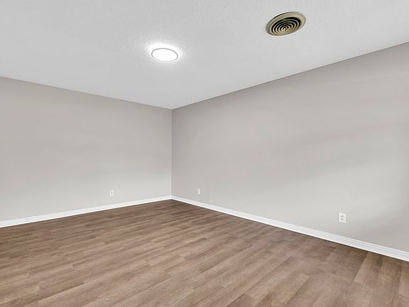 3rd image of 714 S Gaywood Ave