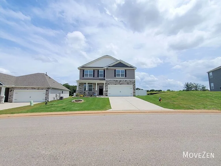 349 Silicon Dr — Photo 2