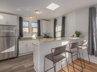 1406 6th St NW, Albuquerque, NM, 87102