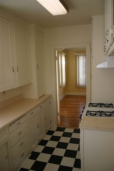531 S F Street Unit 6 Kitchen 2_05082013