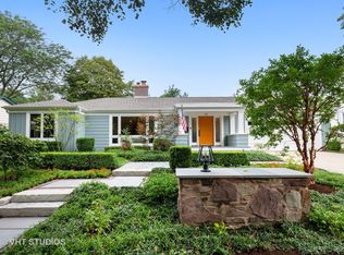 22 S Lincoln Ave, Geneva, IL 60134