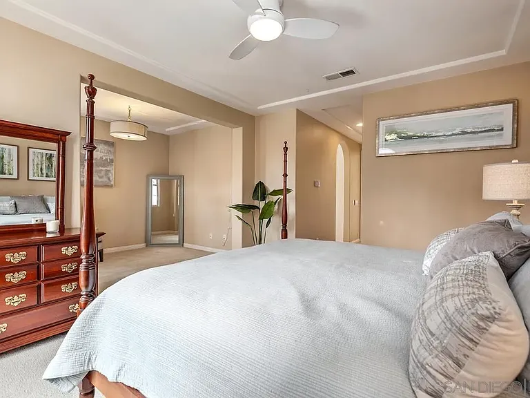 2759 E Bainbridge Rd — Photo 32