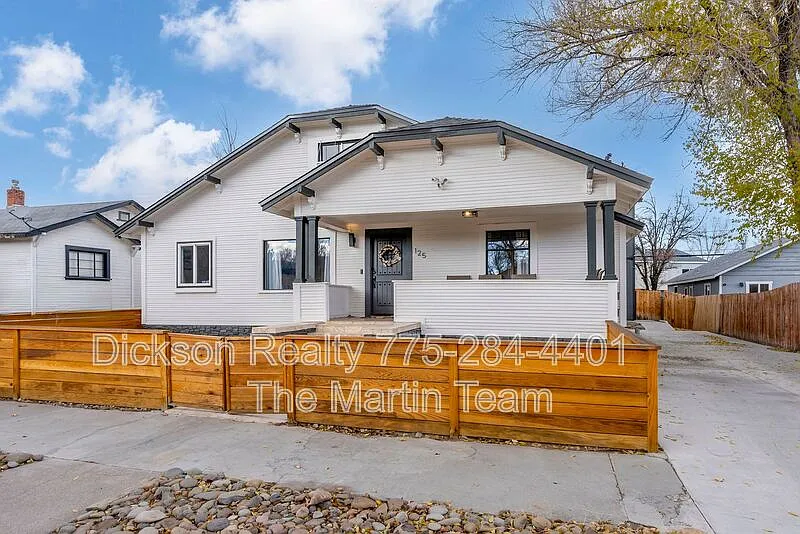 Building Photo - 125 Caliente St