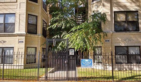 3rd image of 6410 N Hoyne Ave APT 2W