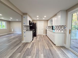 573 Maple Sq #1, Wayzata, MN 55391