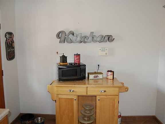 5th image of 910 S Puerco Dr