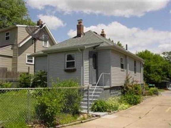 2nd image of 590 Van Everett Ave
