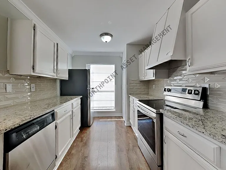 8825 Miami Dr — Photo 5