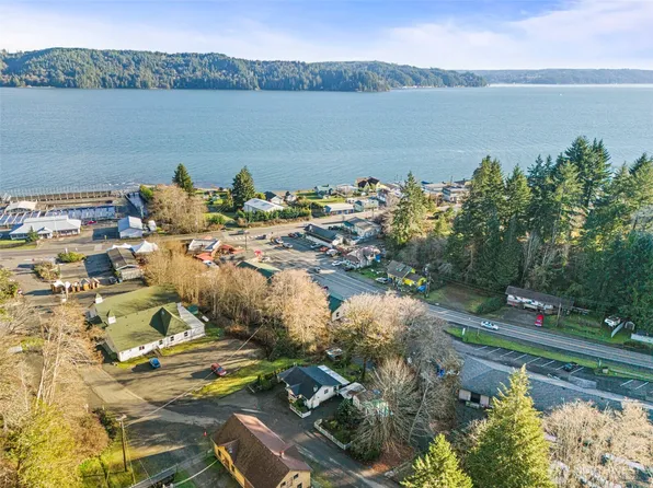 121 N Finch Creek Road, Hoodsport, WA 98548