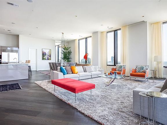 3rd image of 1409 Post Oak Blvd Unit 2702