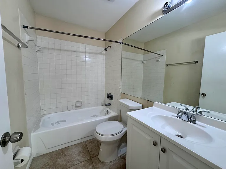 704 Riverside Dr — Photo 21