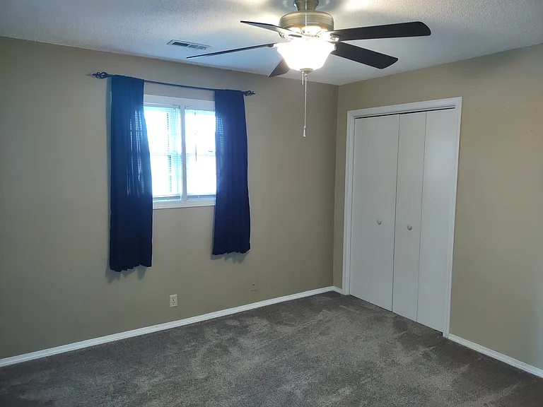 432 Southampton Dr #4 — Photo 2
