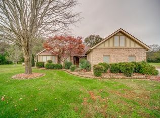 1727 Oakway Cir, Columbia, TN 38401