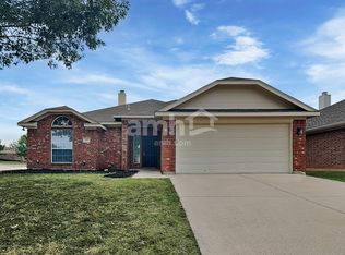 968 La Sierra Dr, Crowley, TX 76036