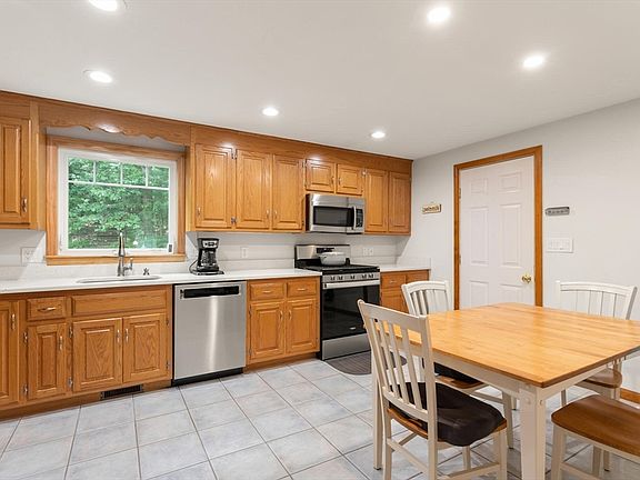 5th image of 101 Oxford Dr